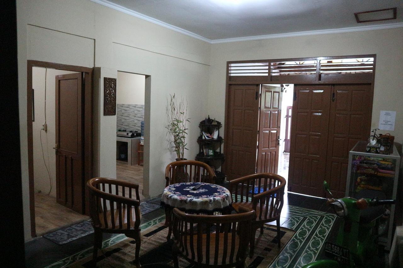 Kembar Guesthouse Γιογκιακάρτα Εξωτερικό φωτογραφία